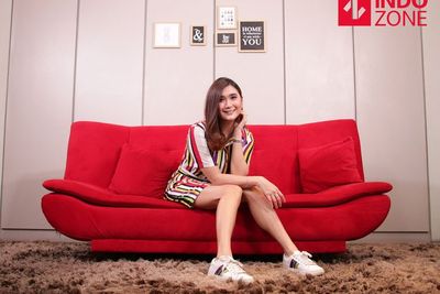 [FOTO EKSKLUSIF] Pesona Mantan Penyanyi Cilik Christi Colondam