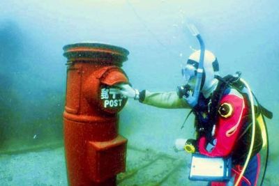 Unik Banget! Kotak Pos di Jepang Ini Berada di Bawah Laut