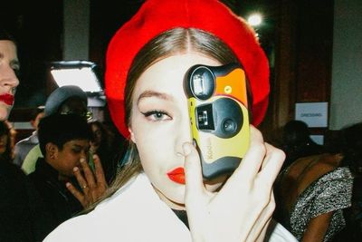 Takut Ketinggalan Tren? Ini 2 Kosmetik Paling Timeless