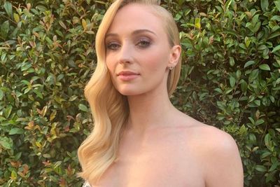 Selamat! Sophie Turner Hamil Anak Pertama