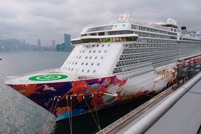 Kisah Kapal World Dream, Jadi Petualang Laut Usai Ditolak Bersandar