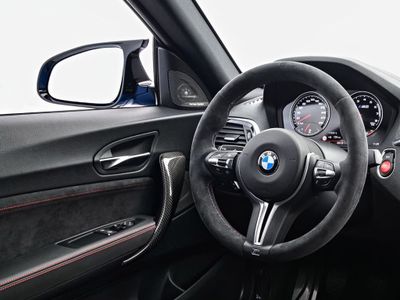 5 Bahaya Memutar Setir Mobil saat Parkir atau Berhenti Total, Waspada!