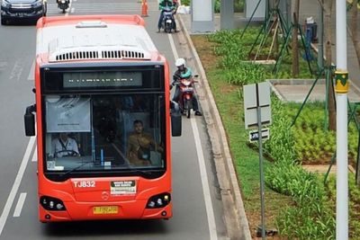 Terendam Banjir, TransJakarta Modifikasi Beberapa Rute Operasional
