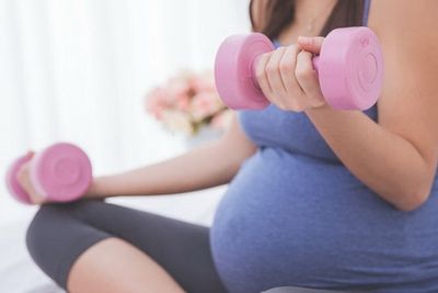 Tetap Aktif Bergerak, Ini 5 Olahraga yang Aman untuk Ibu Hamil