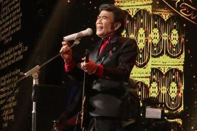 Buka Final Indonesian Idol, Sang Raja Dangdut Bawakan Lagu Pop