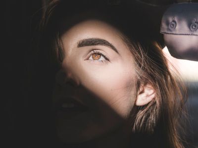 5 Cara Alami untuk Menebalkan Alis, Dijamin Ampuh