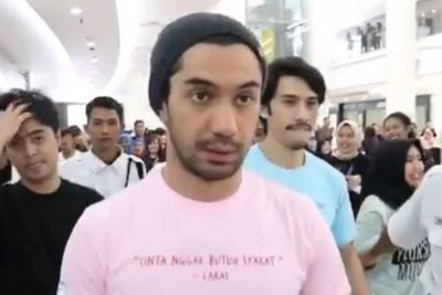 Ini Alasan Reza Rahadian Nggak Pernah Mau Punya Social Media