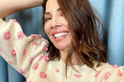 Nyeleneh, Brand Terkenal Ini Jual Sweater Bermotif Puting Payudara