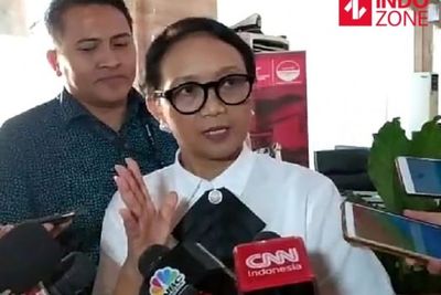 Rombongan Umrah Tertahan di Dubai, Menlu Retno Angkat Bicara