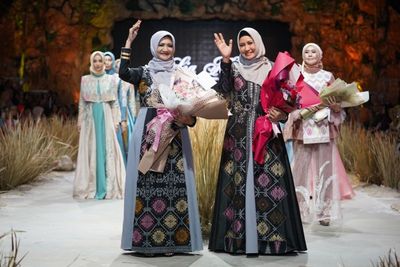 Lia Afif Hadirkan Tenun Khas Lombok di Fashion Rhapsody 2020