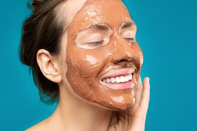 Glowing Nggak Harus Mahal: 5 Skincare Alami yang Bisa Kamu Coba di Rumah