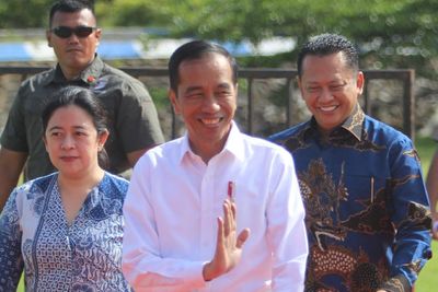 Jokowi Ingin Bangun RS Khusus Corona, Ketua MPR Bilang Begini