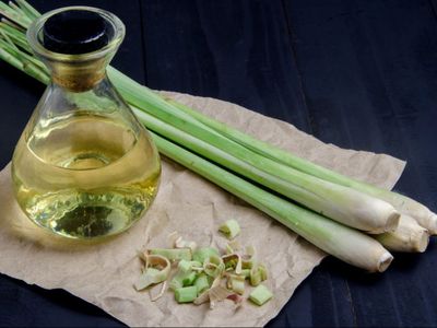 Hanya Dengan Daun Sereh, Bisa Membuat Minuman Sehat nan Mewah Ala Resto!