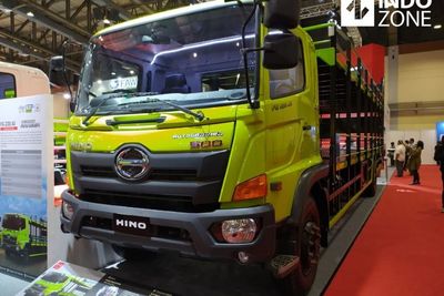 Kapasitas Lebih Besar, Hino Luncurkan Truk Sasis panjang