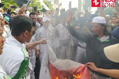 Protes soal Kekerasan Muslim, Massa PA 212 Bakar Bendera India
