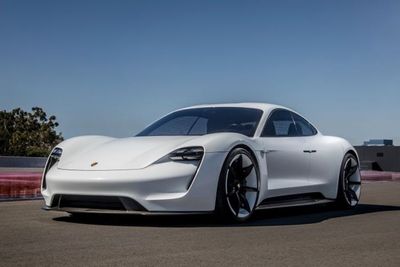 Inilah 5 Mobil Mewah Finalis Car of The Year 2020