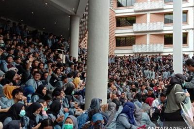 Mahasiswa Demo karena Terancam Putus Kuliah, Ini Reaksi Gunadarma