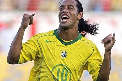 Ronaldinho Jatuh Miskin, Kini Tersangkut Masalah Pemalsuan Paspor