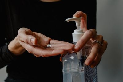 Berapa Lama Hand Sanitizer Melindungi Tangan dari Kuman?