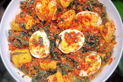 Yuk Bikin Balado Air Telur Daun Singkong, Sekeluarga Makan Nambah