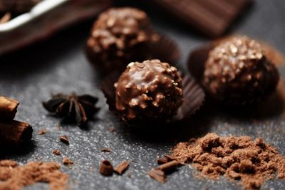 Camilan di Akhir Pekan, Bikin Bola-bola Cokelat yang Mudah dan Lezat