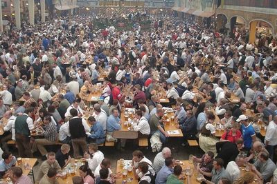Oktoberfest, Festival Minum Bir dalam Jumlah Besar di Jerman