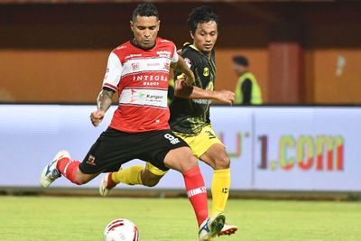 Khawatir Virus Corona, Striker MU Lakukan Ini