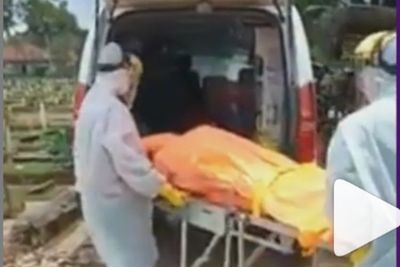 Pilu, Video Pemakaman Jenazah Positif Corona Perlihatkan Tak Ada yang Mengantar