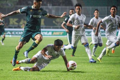 Klub Liga 1 Ramai-ramai Hentikan Latihan