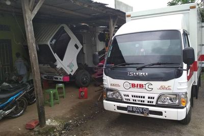 Nggak Perlu ke Bengkel, Service Truk Kini Bisa Panggil ke Rumah