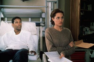 Armchair Detective, Kisah Detektif yang Menyelidiki Kasus dengan WFH