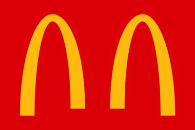Peringati Social Distancing, Logo Ikonik McDonalds jadi Terpisah