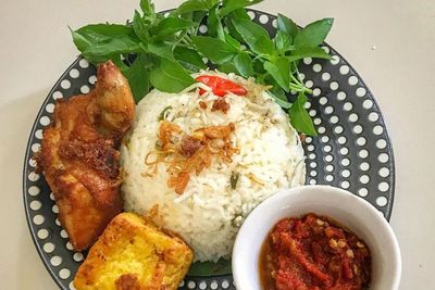 17 Ide Nama Usaha Nasi Liwet Kekinian, Bikin Laper Pas Liat Namanya!