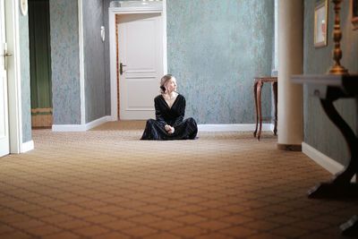 Dear Ekstrovert, Ini Tips Betah di Rumah ala Introvert saat Social Distancing