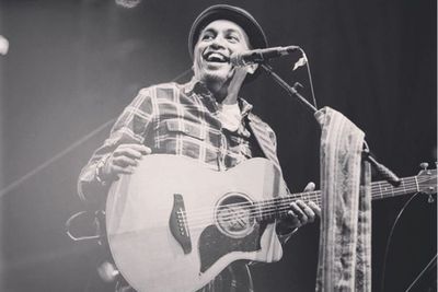 Jenazah Glenn Fredly Dimakamkan Siang Ini