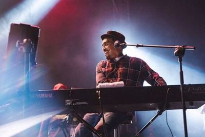 Keluarga Adakan Siaran Live Pelepasan Jenazah Glenn Fredly