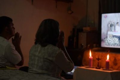 Rayakan Paskah, Pemerintah Serukan Ibadah dari Rumah