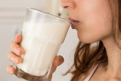 Suka Minum Susu Hangat? Ini Manfaatnya untuk Tubuh