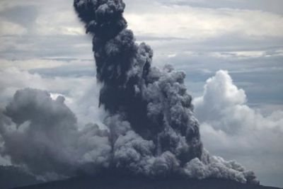 Gunung Anak Krakatau Erupsi, Tinggi Kolom Abu Kurang Lebih 500 M