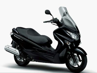 5 Kelebihan Suzuki Burgman, Motor Matic Jumbo Keluaran Suzuki yang Nyaman dan Irit!