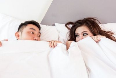 Biar Nggak Berisik saat Bercinta, Ikuti Berbagai Tips Ini