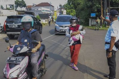 Ini Alasan Motor Pribadi Boleh Berboncengan saat PSBB