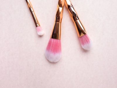 Jangan Asal, Ini Cara Merawat Brush Makeup agar Higienis dan Awet