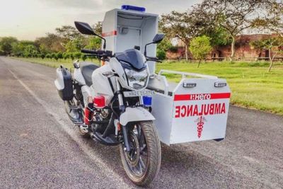 Unik, Motor Ini Disulap Jadi Ambulans untuk Angkut Pasien Corona