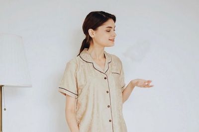 Girls! Tetap Fashionable dengan 3 Piyama Ini saat Karantina di Rumah