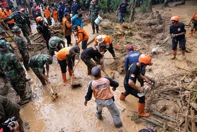 Banjir Bandang di Gunung Mas Kalteng Diduga Telan Korban Jiwa