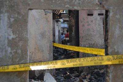 Bentrok Antar Kampung di Papua, Puluhan Rumah Dibakar