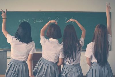 Sejarah Perkembangan Sekolah Dasar hingga Menengah di Indonesia