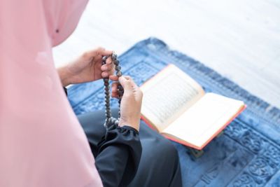 Bukan Sekedar Dzikir: Ini Perbedaan Maka SubhanAllah dan Allahu Akbar yang Sering Disalahpahami