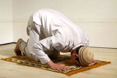 Tingkatkan Keimanan dan Ketakwaan di Bulan Ramadhan dengan Rutin Sholat Tahajud